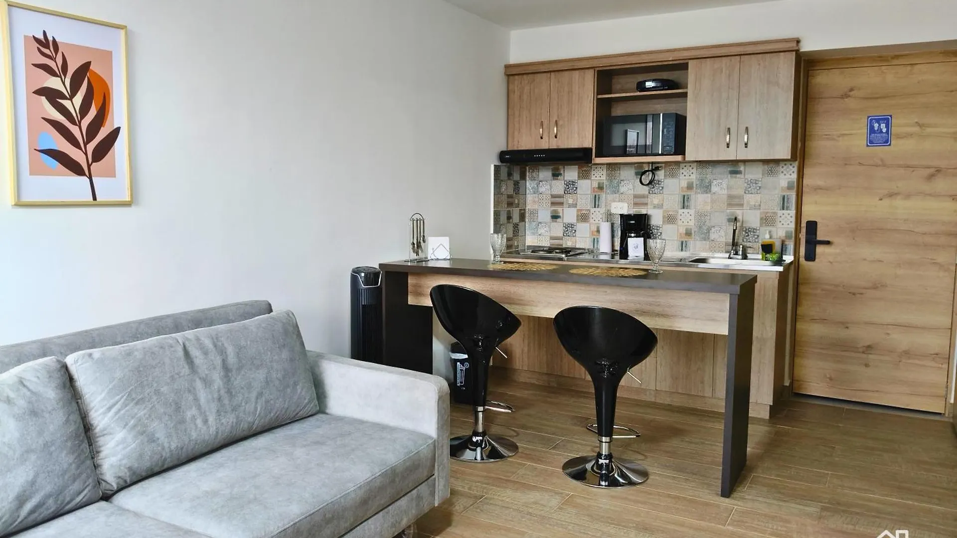 Cali - Apartaestudios Edificio Miro Living 公寓
