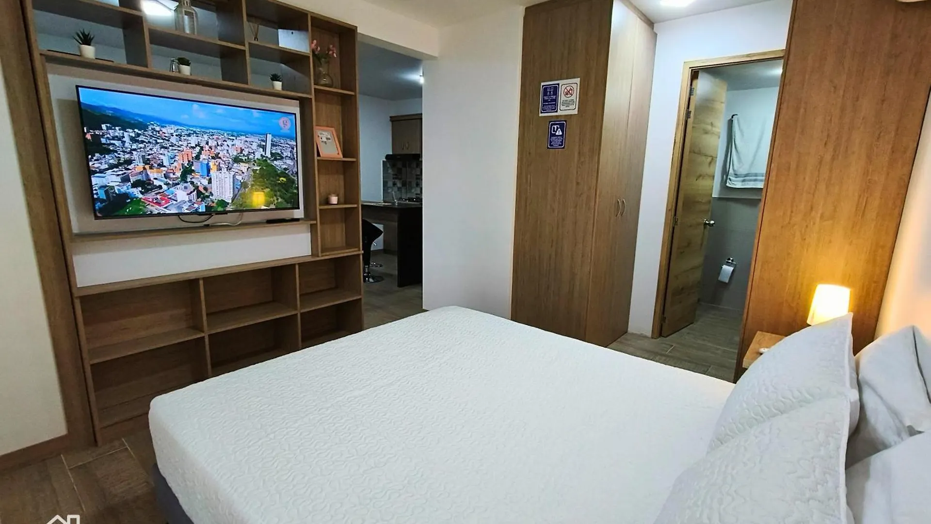 Cali - Apartaestudios Edificio Miro Living 0*,
