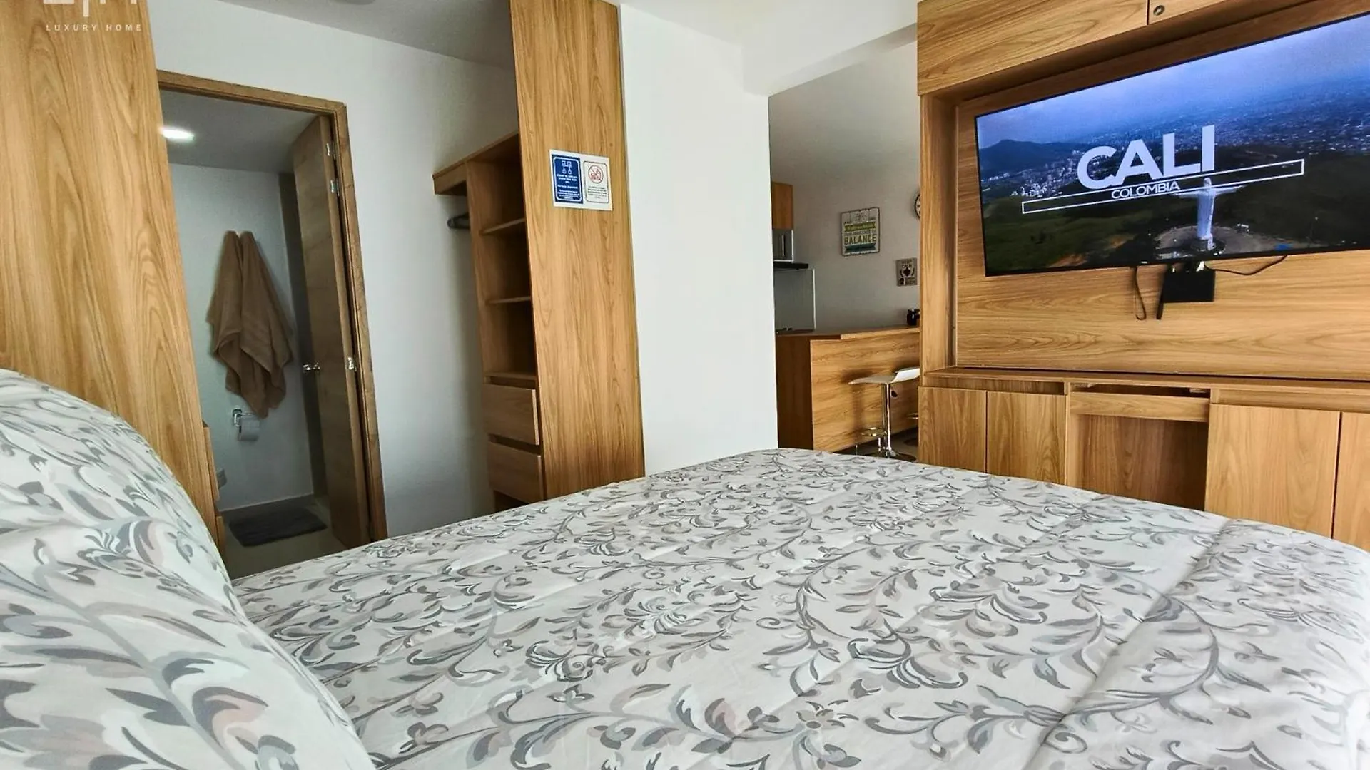Cali - Apartaestudios Edificio Miro Living 公寓